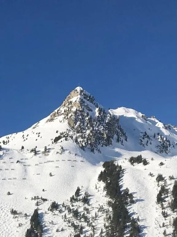 Chalet Mont Blanc - Arc 1950 - Ski-In Ski-Out, 2 Bed Duplex, Sleeps 8 圣莫里斯堡 0*,