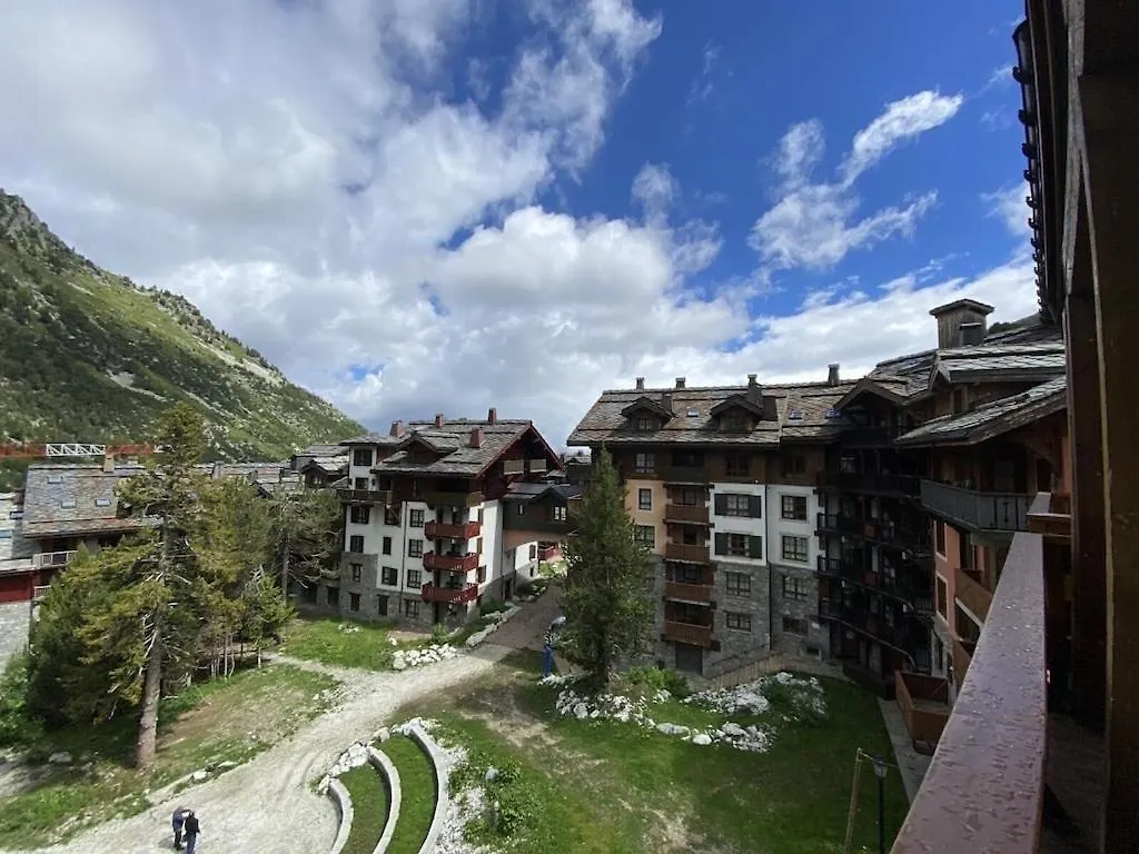 Chalet Mont Blanc - Arc 1950 - Ski-In Ski-Out, 2 Bed Duplex, Sleeps 8 圣莫里斯堡 公寓