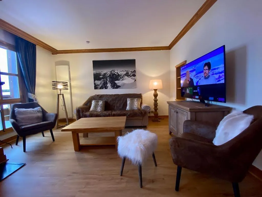 דירה בור סן מוריס Chalet Mont Blanc - Arc 1950 - Ski-In Ski-Out, 2 Bed Duplex, Sleeps 8 צרפת