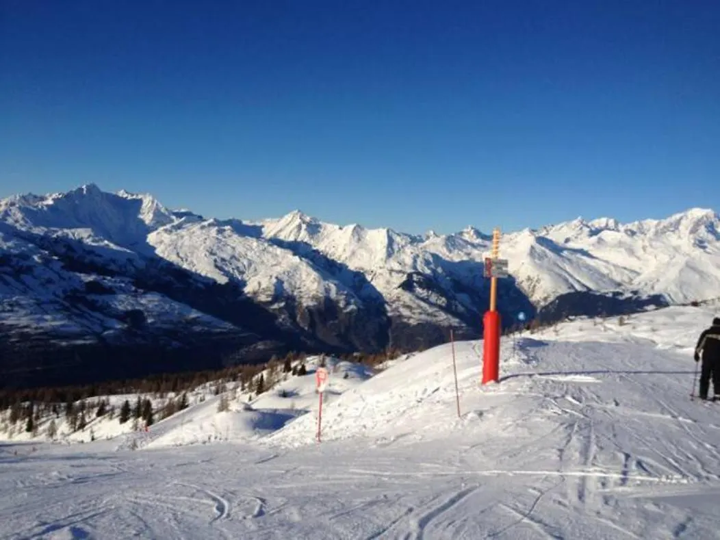 Apartment Chalet Mont Blanc - Arc 1950 - Ski-In Ski-Out, 2 Bed Duplex, Sleeps 8 Bourg-Saint-Maurice