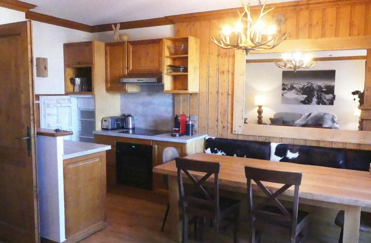 Chalet Mont Blanc - Arc 1950 - Ski-In Ski-Out, 2 Bed Duplex, Sleeps 8 Bourg-Saint-Maurice Apartment
