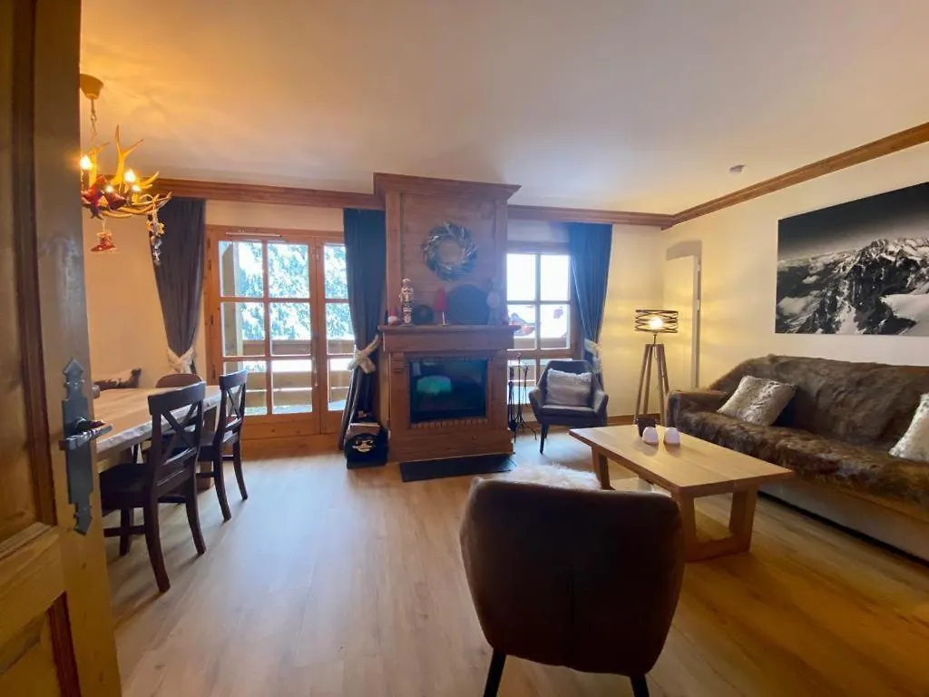 Chalet Mont Blanc - Arc 1950 - Ski-In Ski-Out, 2 Bed Duplex, Sleeps 8 Bourg-Saint-Maurice Apartment