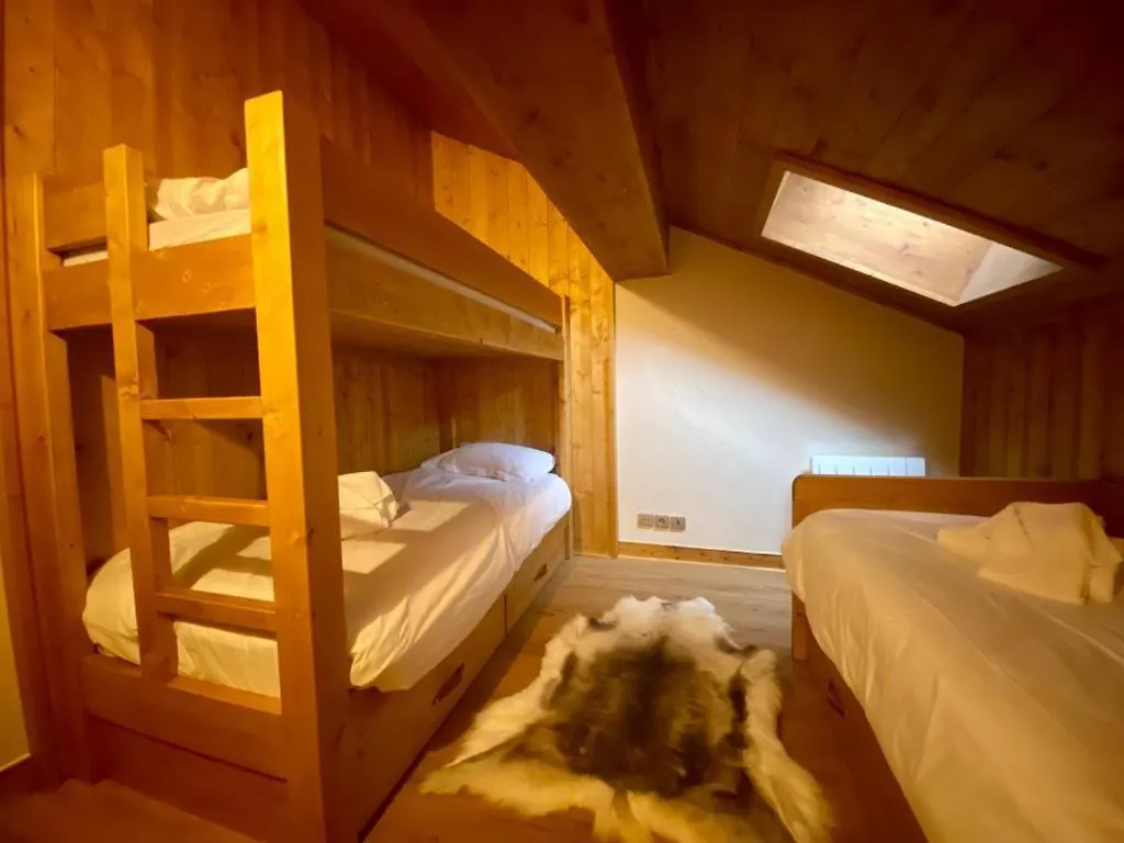 Chalet Mont Blanc - Arc 1950 - Ski-In Ski-Out, 2 Bed Duplex, Sleeps 8 Bourg-Saint-Maurice