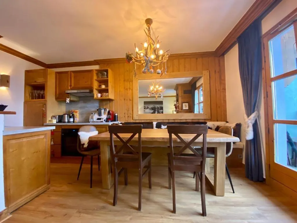 Chalet Mont Blanc - Arc 1950 - Ski-In Ski-Out, 2 Bed Duplex, Sleeps 8 Bourg-Saint-Maurice Apartment