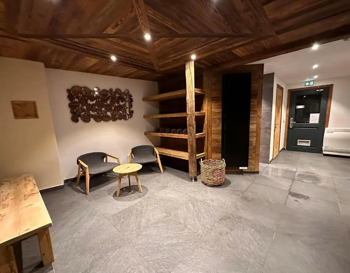 Apartment Chalet Mont Blanc - Arc 1950 - Ski-In Ski-Out, 2 Bed Duplex, Sleeps 8 Bourg-Saint-Maurice France